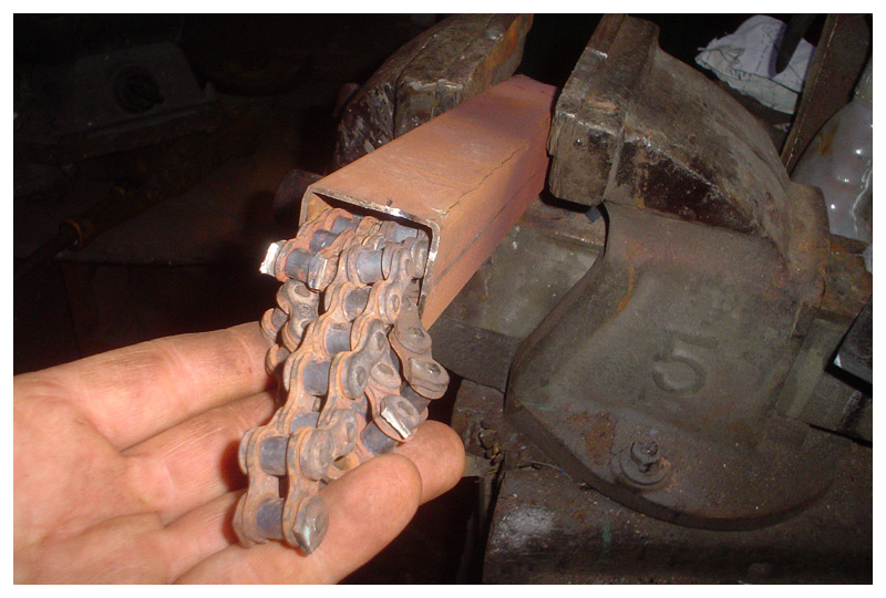knifemakingtutorial_chainsanmaidamascus2.jpg
