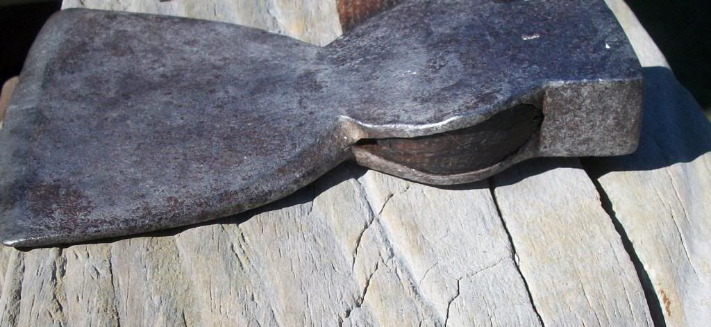 axe6_zpsf6bd0917.jpg