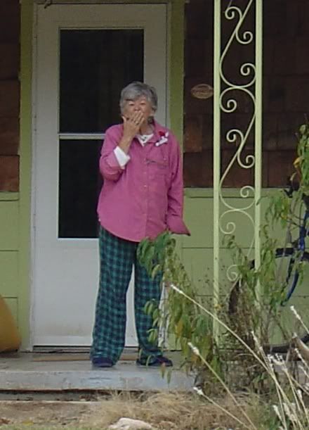 BobbieBlowingKiss.jpg