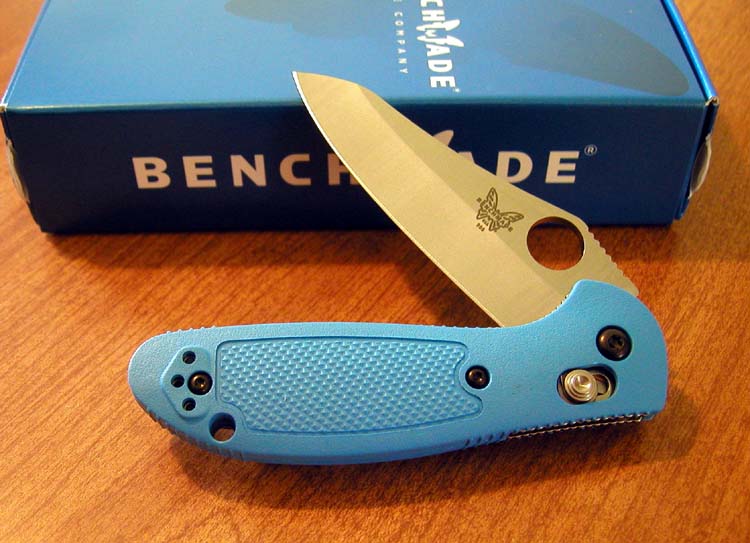 BM-555HG-Blu-Benchmade-Mini-Griptilian.jpg