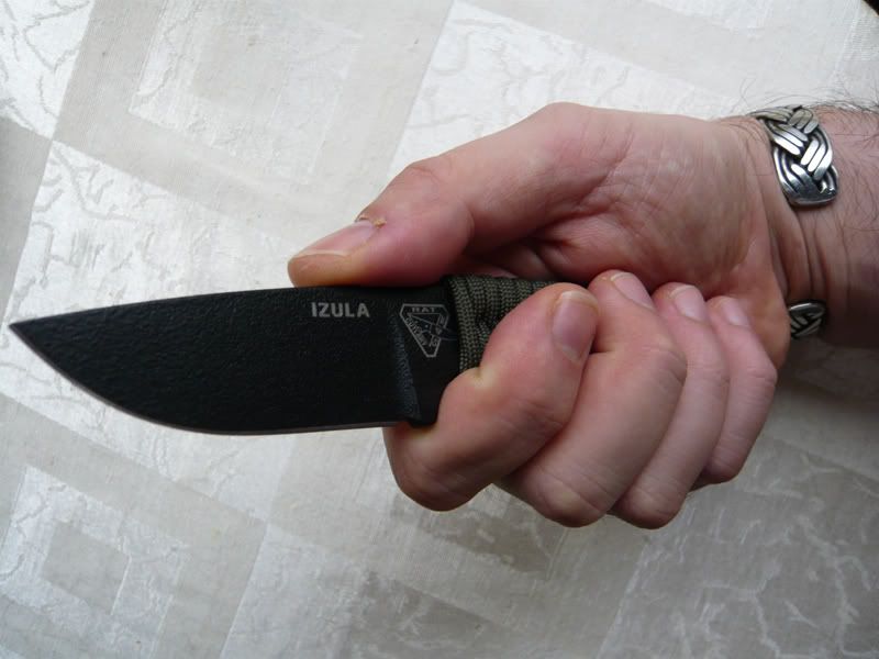 izulainhand.jpg