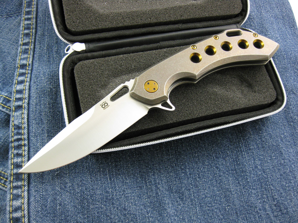 Olamic_Wayfarer247_BrnzWHoles_004.jpg