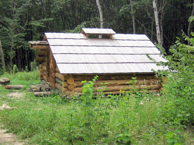 Mountain_log_cabin_in_Pyrohiv_2409.jpg