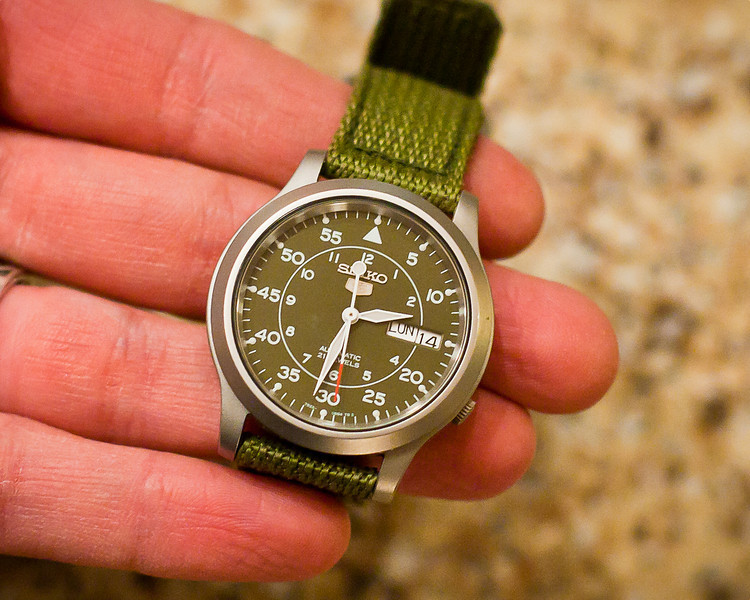 1104823725_cvck9-L.jpg
