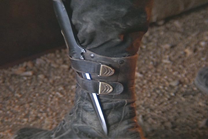 Rambo_2-Movie_Dagger.jpg