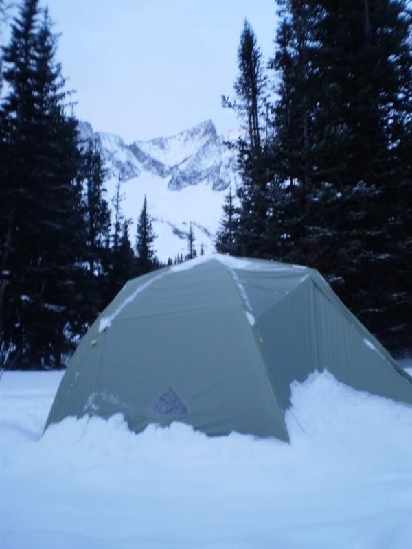 snowedtent_zpsymvm656m.jpg