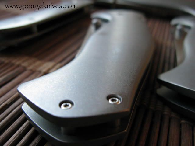 Blade-show-knives-2009-035.jpg