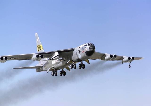 b-52.jpg