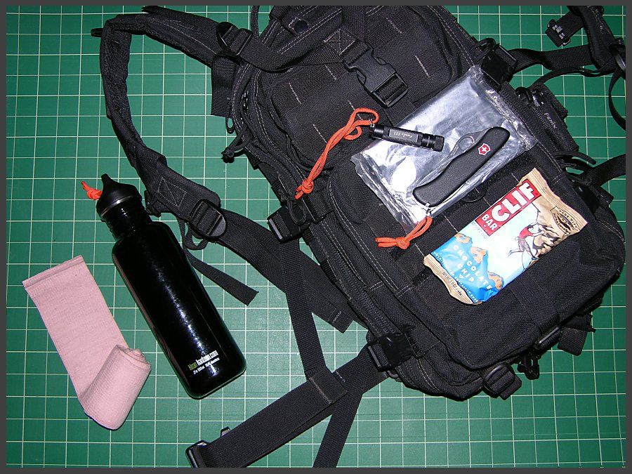hiking_gear_02.jpg