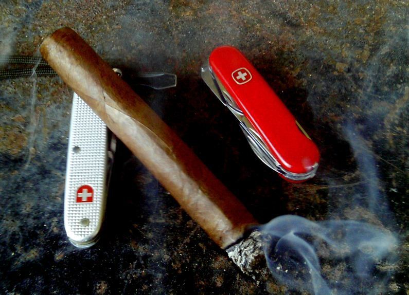 SI%20Tat%20Wenger%20cigar_zps0zrba6ch.jpg