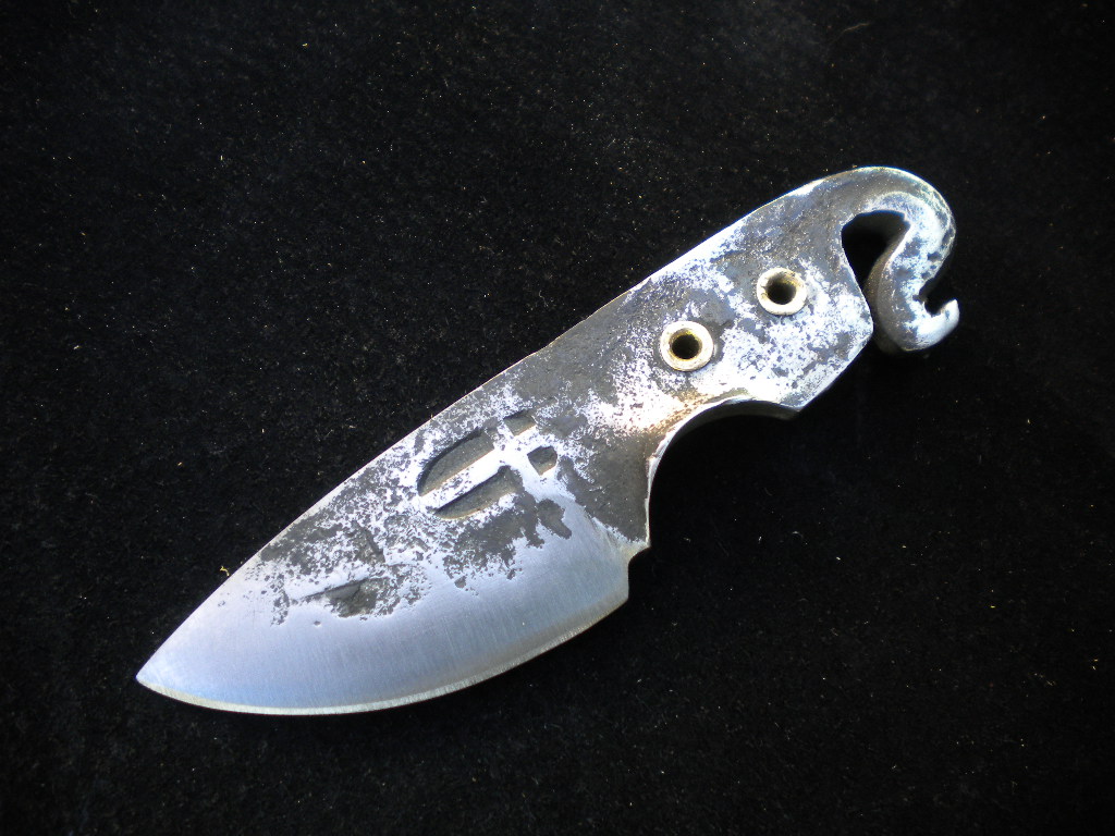 neck_knife1.jpg
