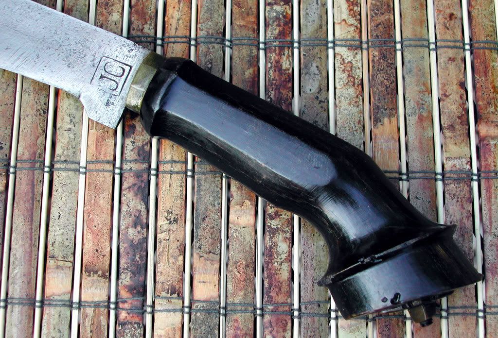 ginunting-hilt.jpg