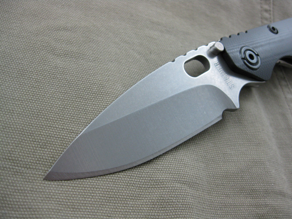 Strider_Blk_SnG_34Grnd_BluLBS_SPA_002.jpg