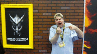 BLADE2011_Busse_Folder-Peek.gif