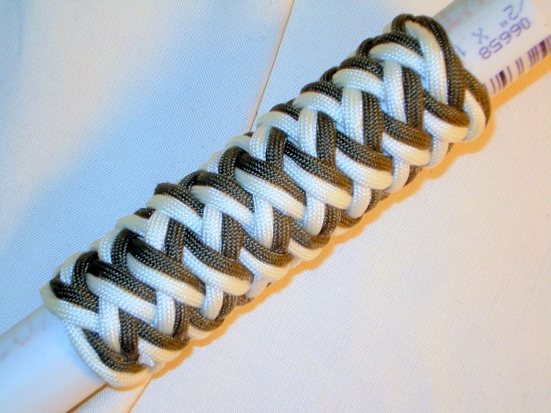 turks-head-21-lead-4-bight-bi-color-02.jpg