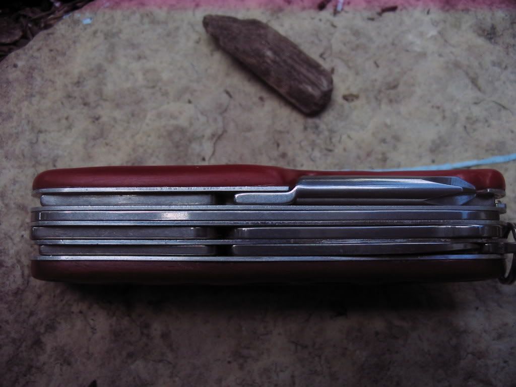 vicsaksaleknife004.jpg
