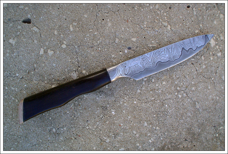 ladyknife1.jpg