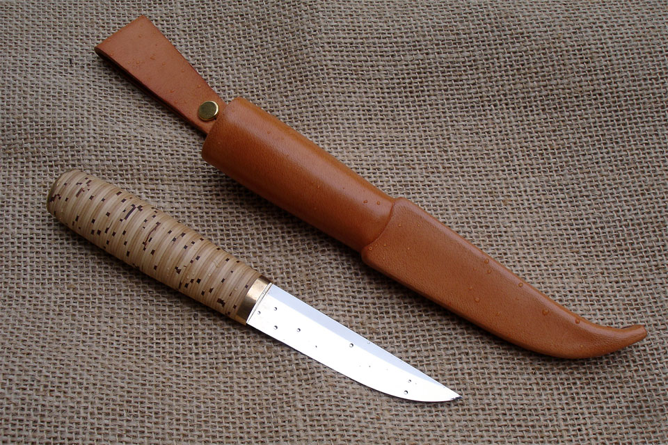 tuohi_with_sheath.jpg