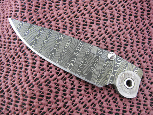 CRK_ITBABE_2Blade_Website_DamascusBlade_01.jpg