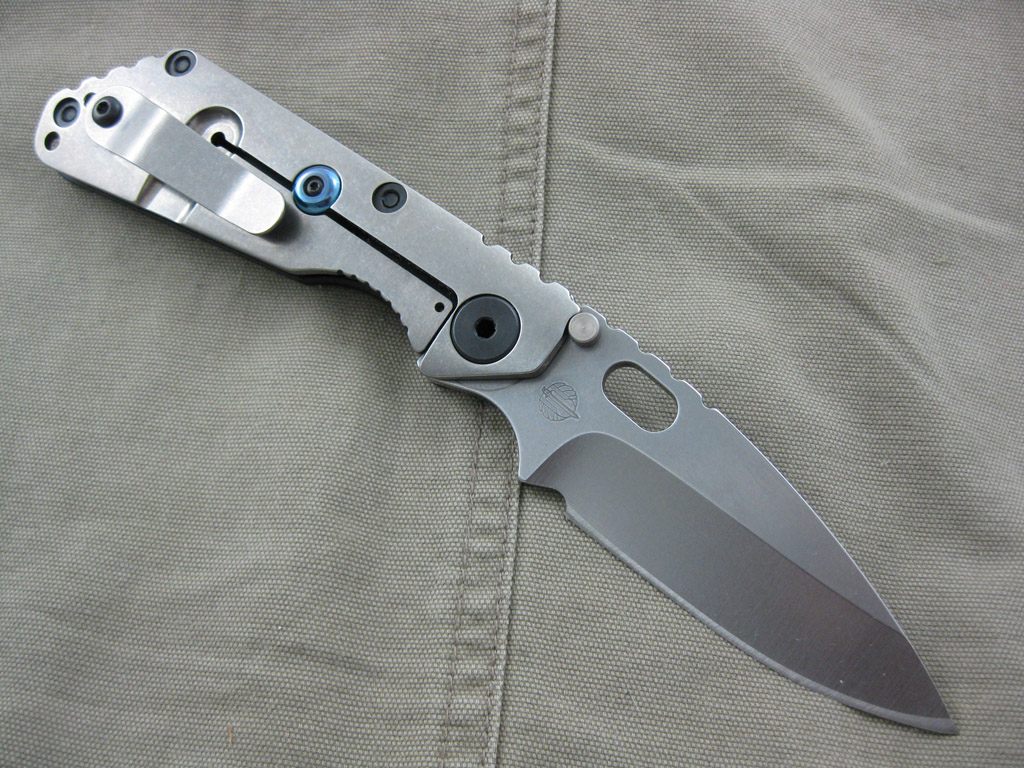 Strider_Blk_SnG_34Grnd_BluLBS_SPA_004.jpg