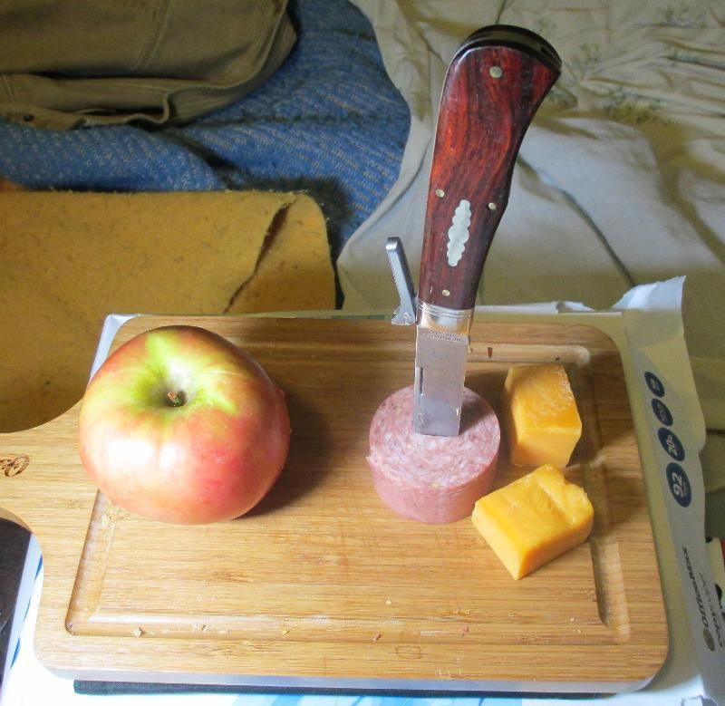 bedtimesnack001.jpg