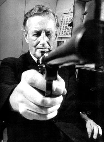 flemingwithgun1.jpg
