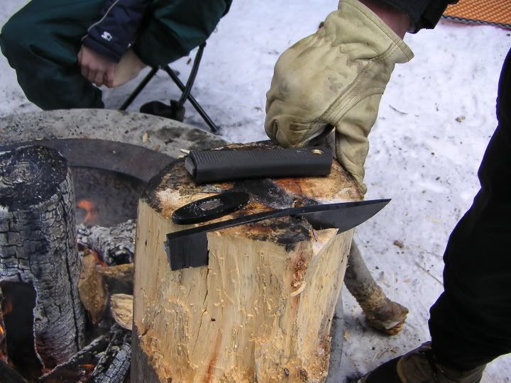 ColdSteel-ReconScoutbustedinlog.jpg