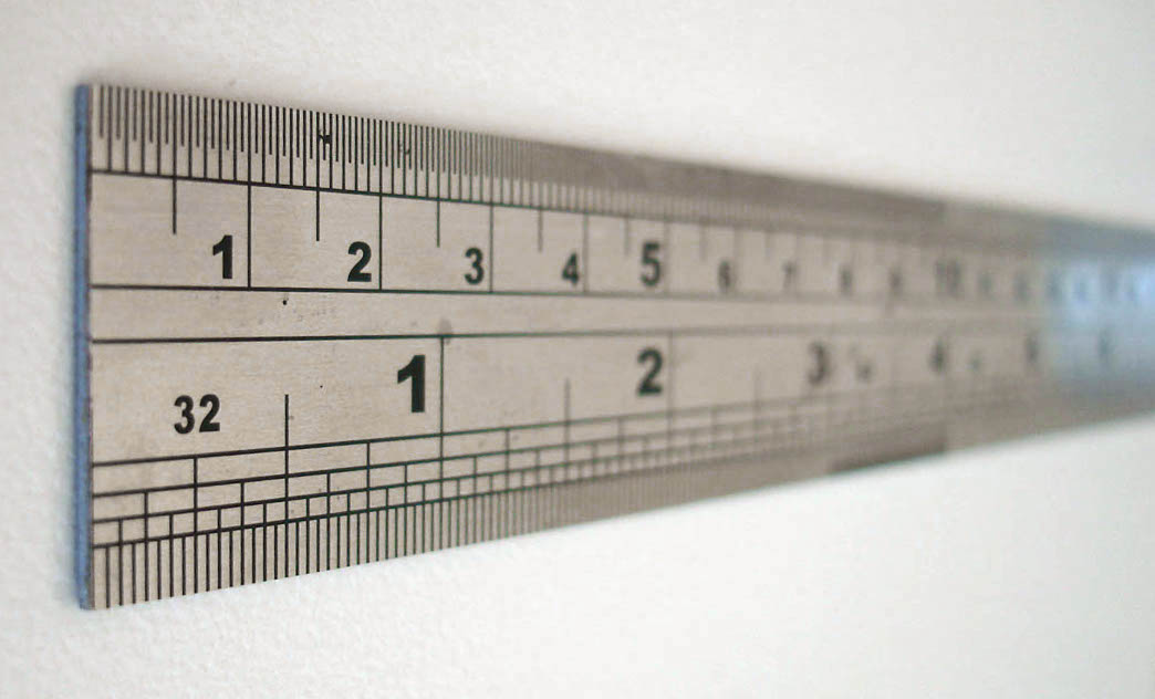 Steel_ruler_closeup.jpg