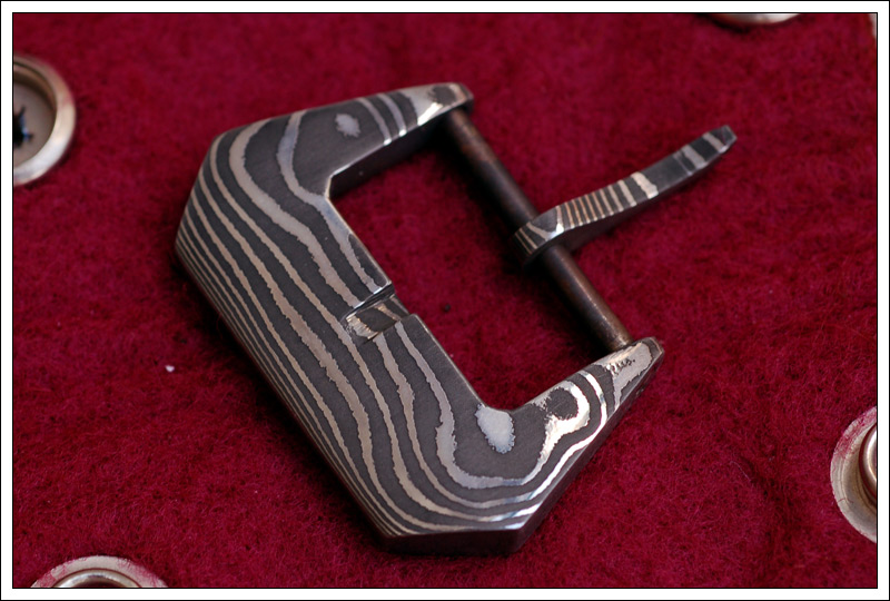 paneraidamascusbuckle12.jpg