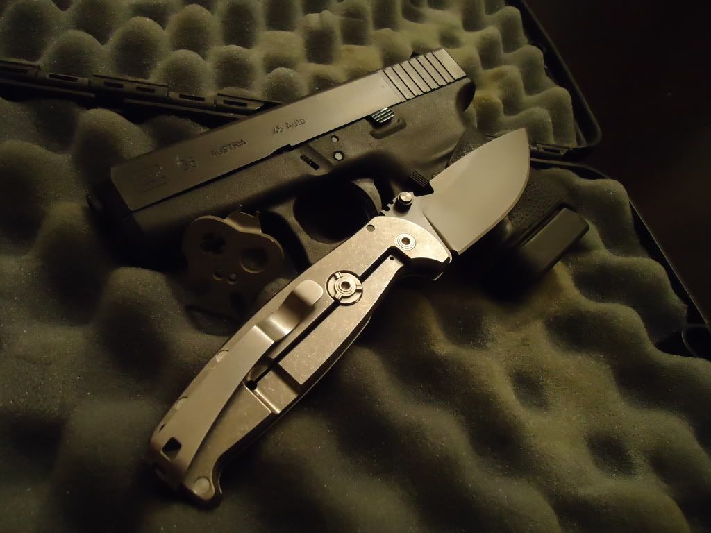 gunsandknives43011081.jpg