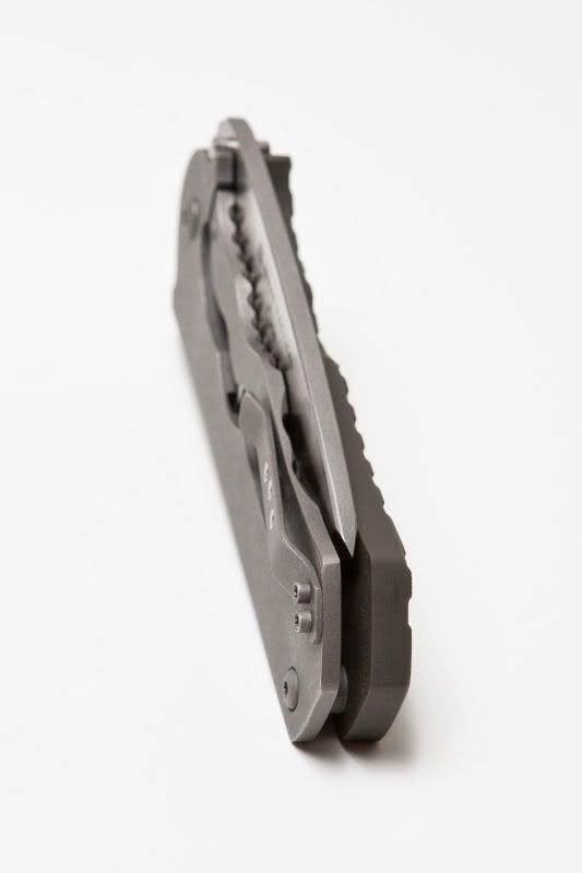 120205Knife9000.jpg