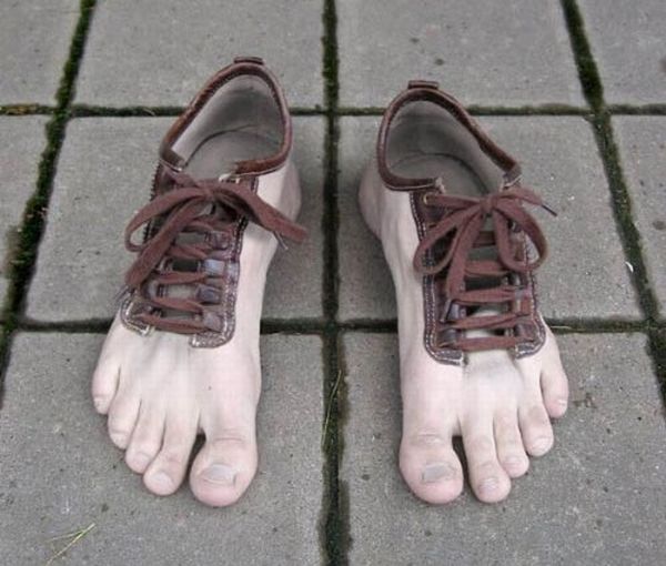 Bizarre-Shoe-01.jpg