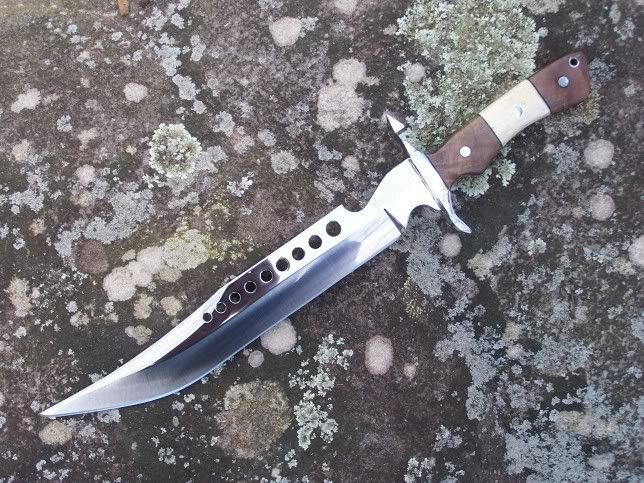 5-2-08knife3a.jpg