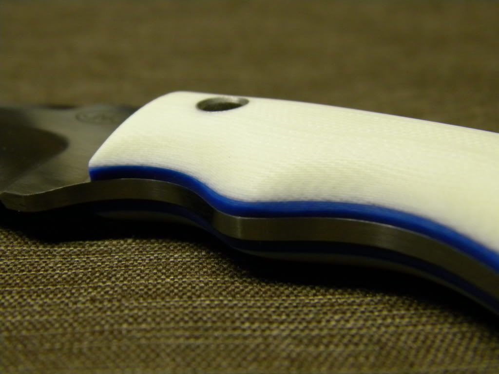 12-22-2011MiniDropPointXLwhiteandblue021.jpg