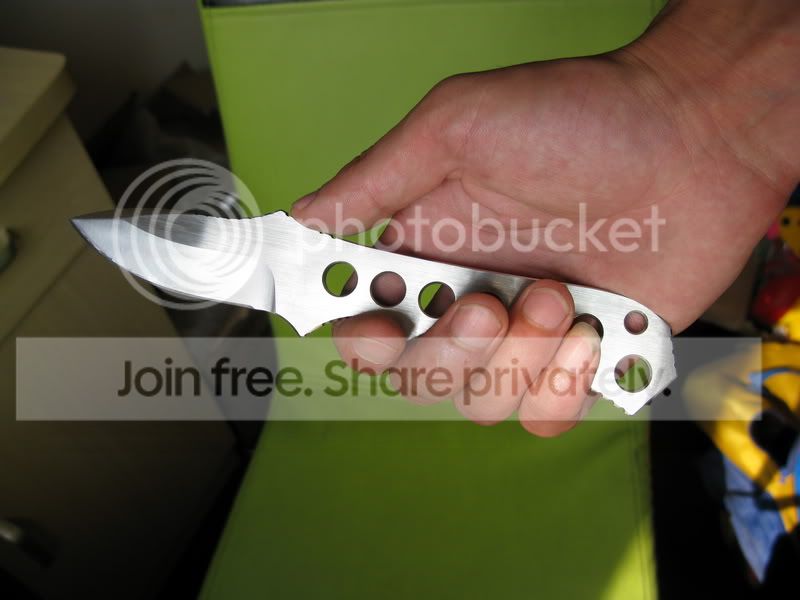 knife_inhand1.jpg
