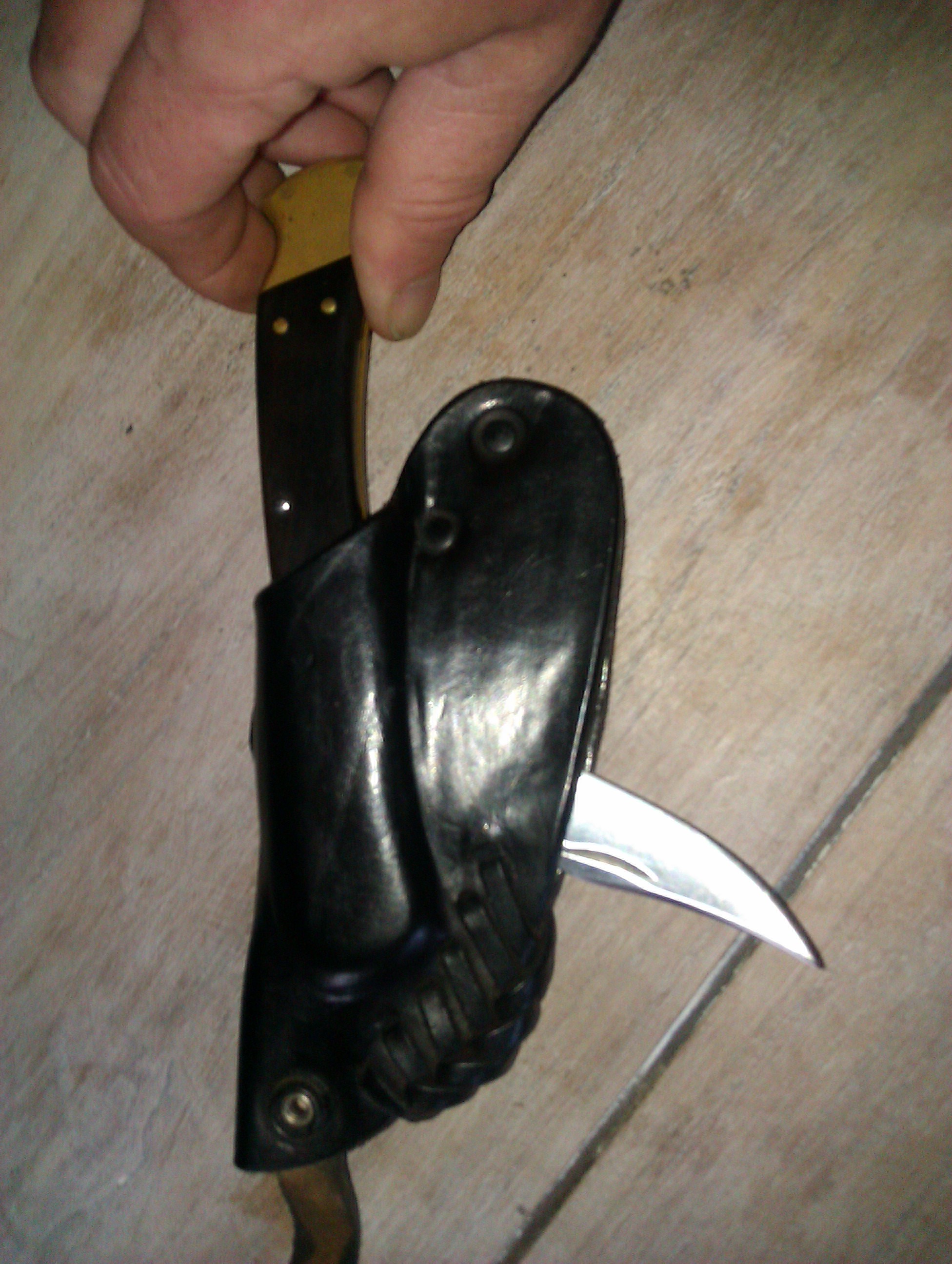 raYi02x.jpg