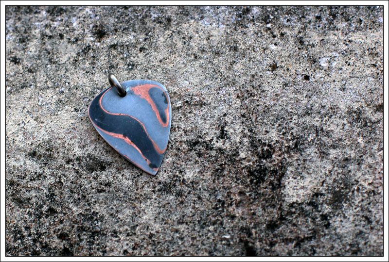 1mokguitarpick1.jpg