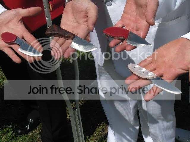 Groomsmenknivescloseup.jpg
