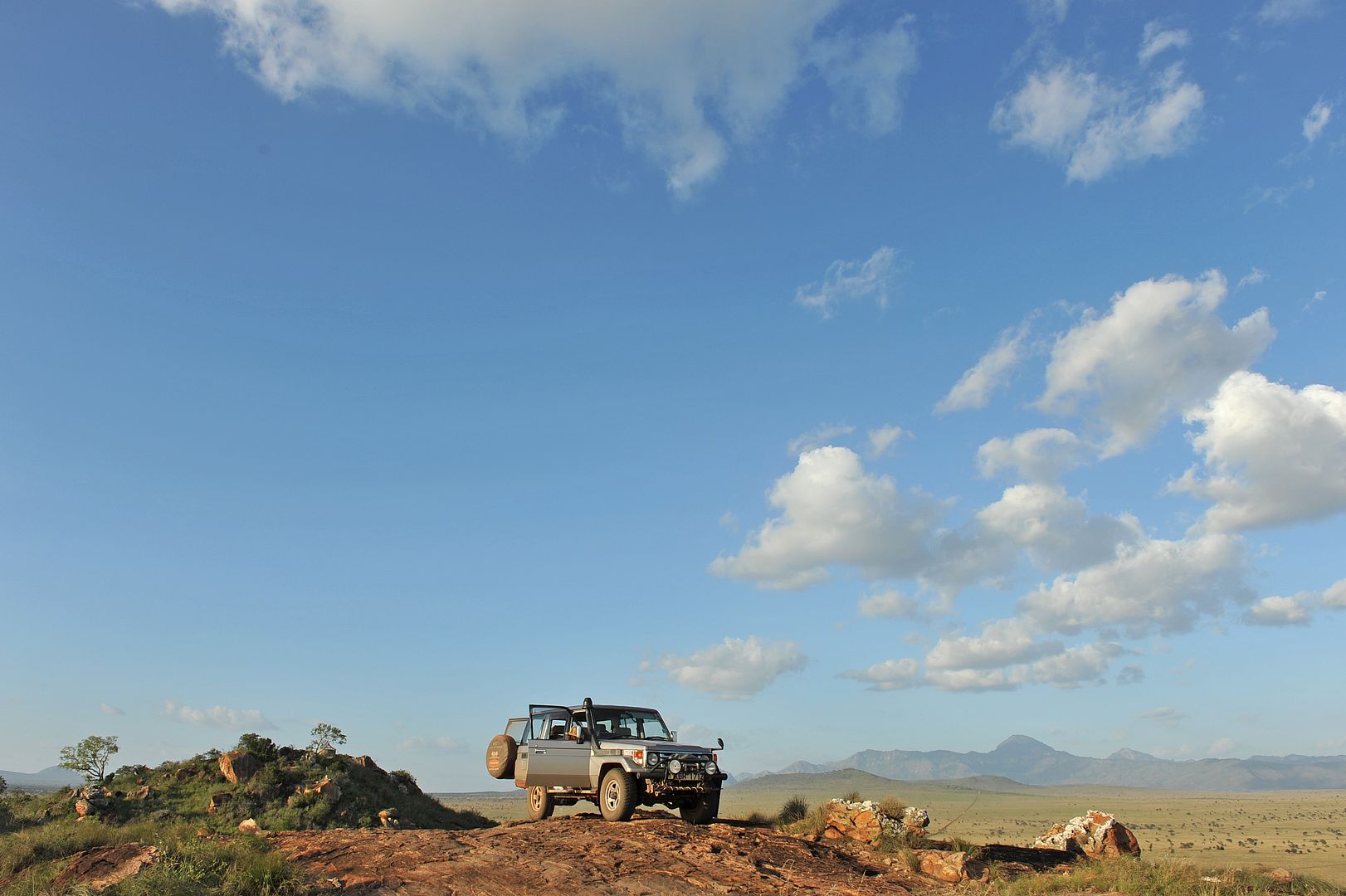 LandyCruiser%20-%20Lion%20Rock.jpg