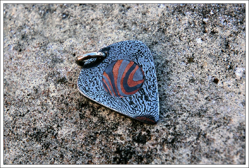 2guitarpicks4.jpg