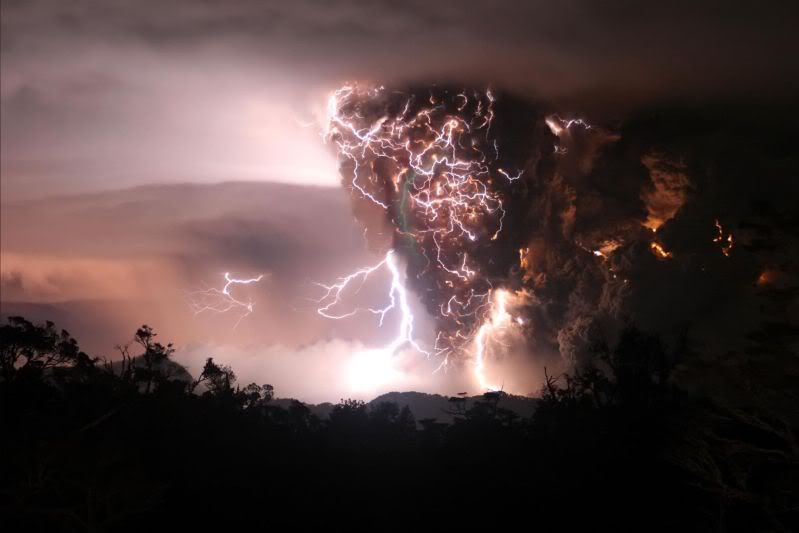 volcano-lightning2.jpg