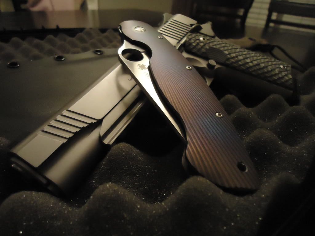 gunsandknives43011055.jpg