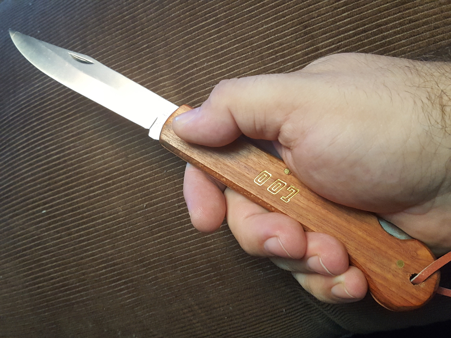 007knife-3.jpg