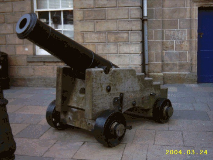 ES%20sebastopol%20cannon.JPG