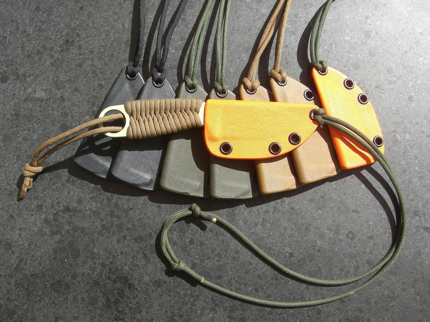 izulanecksheath2.jpg