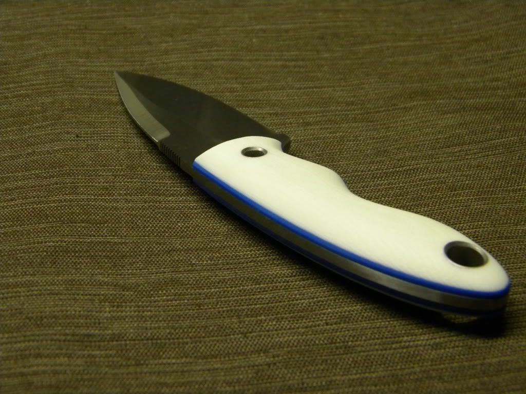 12-22-2011MiniDropPointXLwhiteandblue016.jpg