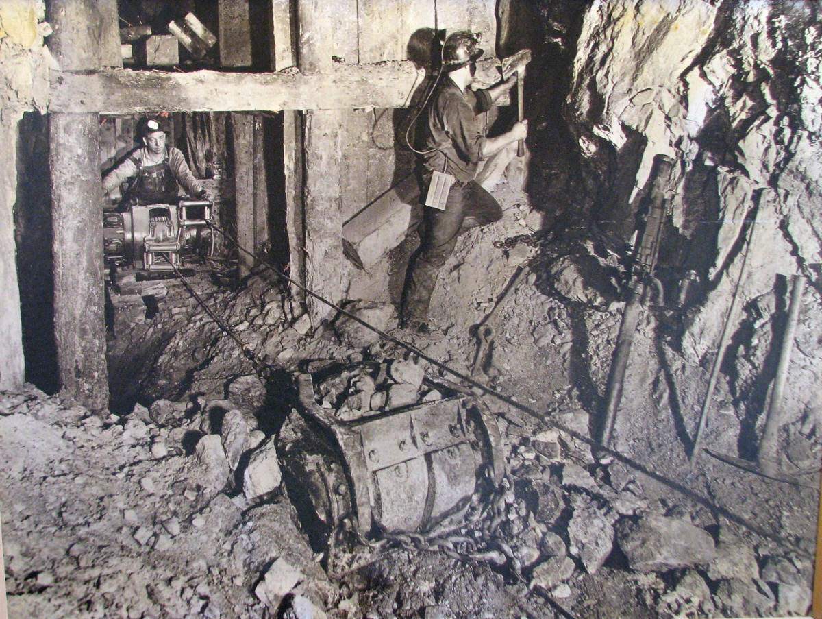 Miners%20axe%201.jpg