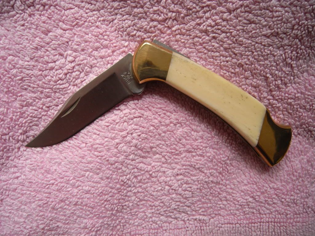 Buck112WB.jpg