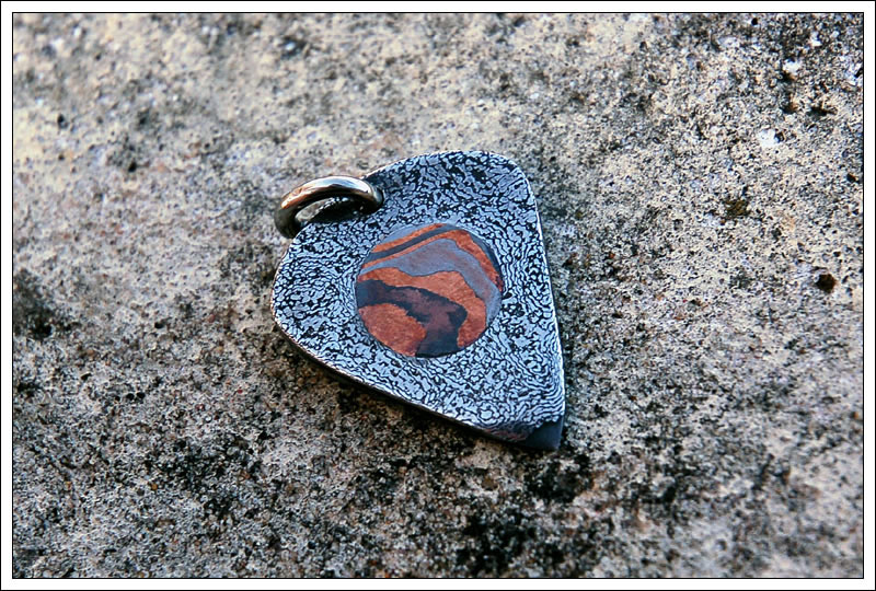 2guitarpicks5.jpg