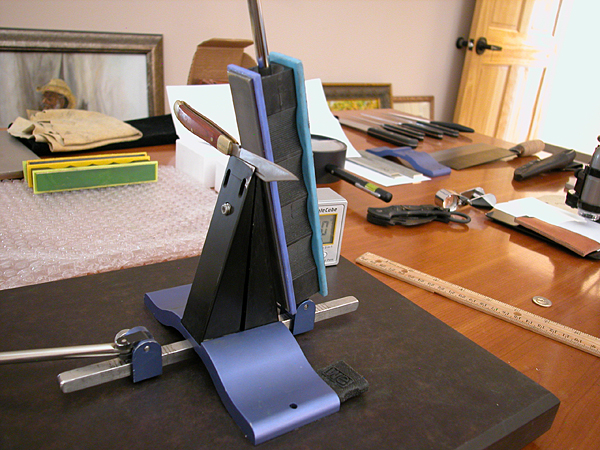 knife-in-clamp.jpg